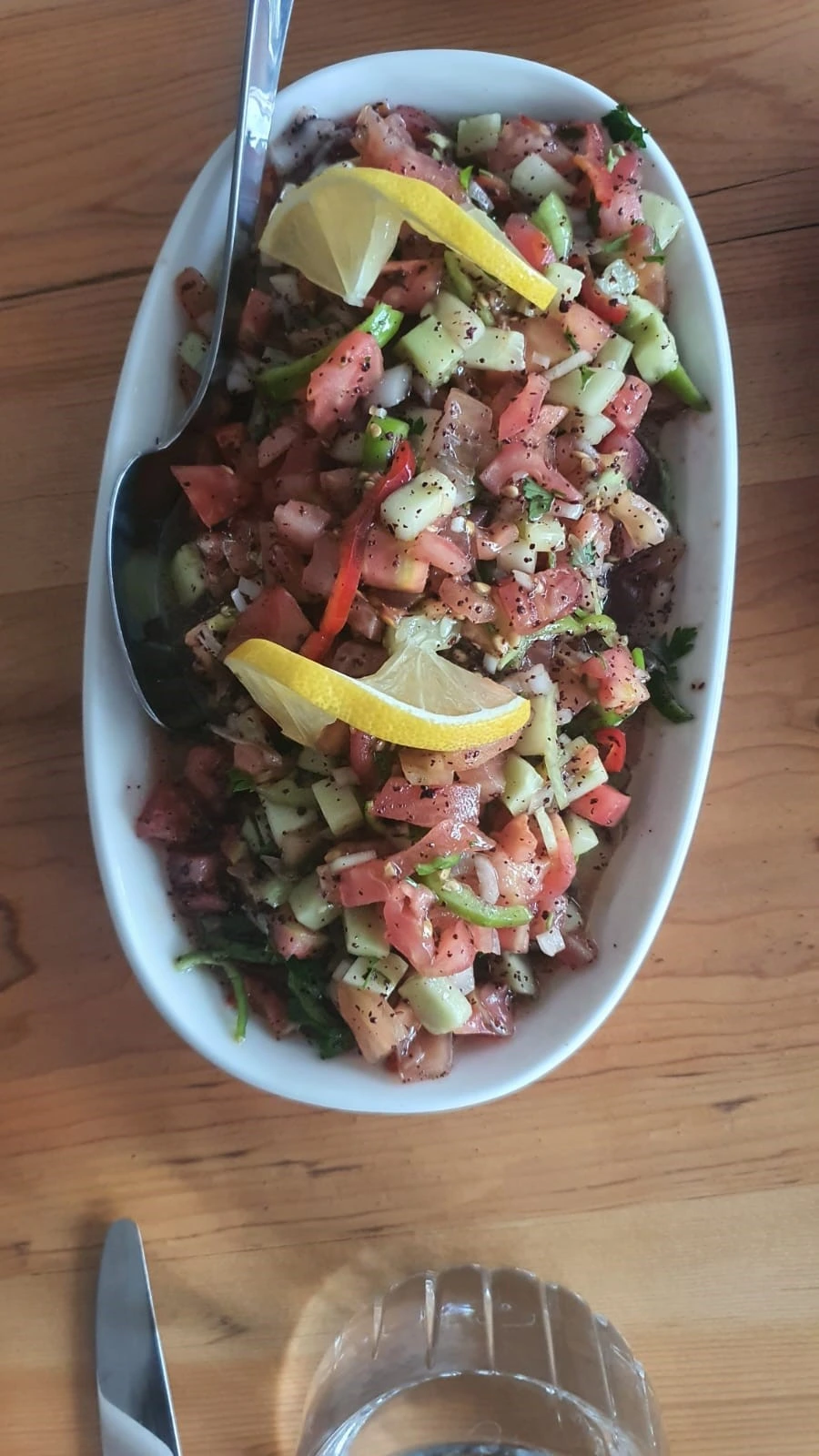 Limonlu çoban salata